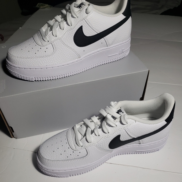 Nike | Shoes | Nike Air Force Gs Size 6y White And Black | Poshmark